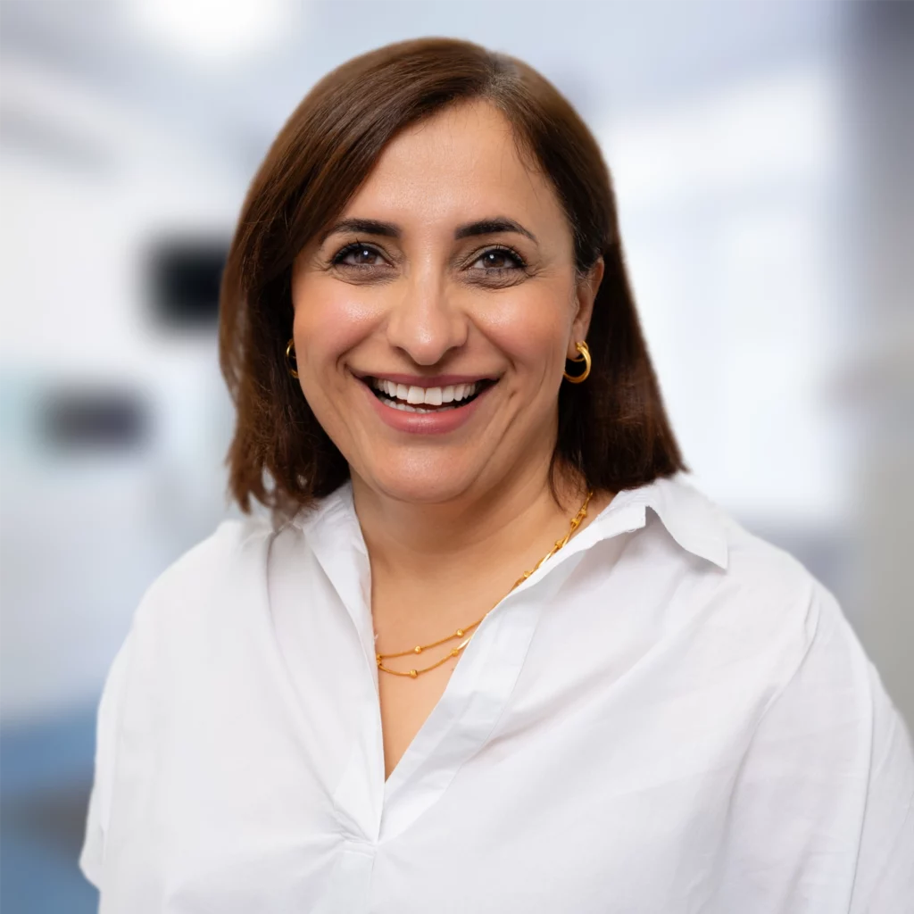 Praxismanagerin und ZMV Ayse Duran in Zahnarztpraxis Hannover Lister Platz